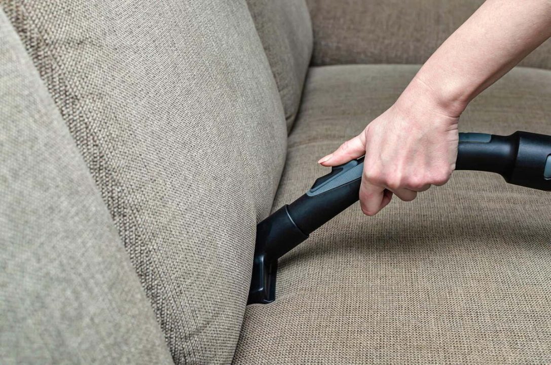 Comment nettoyer un canapé en tissu