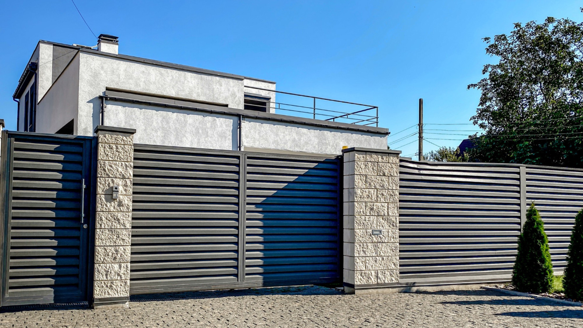 Comment harmoniser son portillon avec sa clôture existante ?
